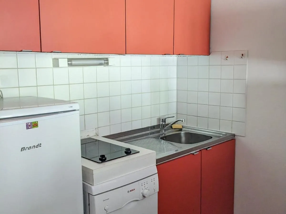 Appartement 2 Pieces Au Pied Des Pistes Avec Balcon Et Casier A Skis - Fr-1-557-101 Les Adrets